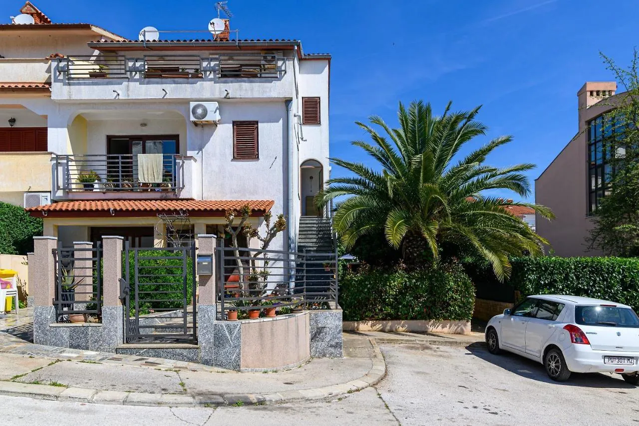 Apartments With Wifi Pula - 20346
