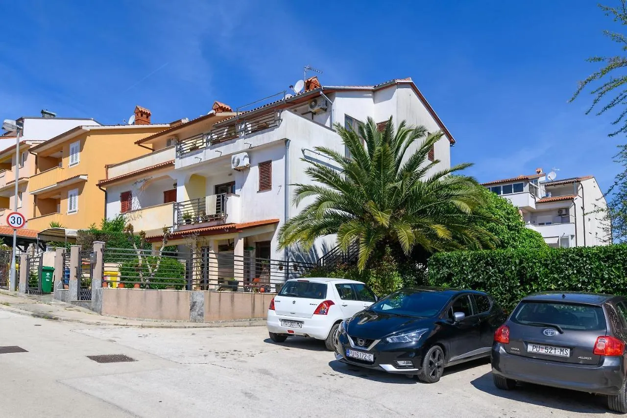 Apartments With Wifi Pula - 20346