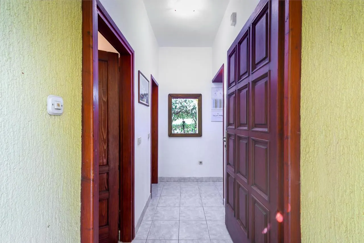 Apartments With Wifi Pula - 20346