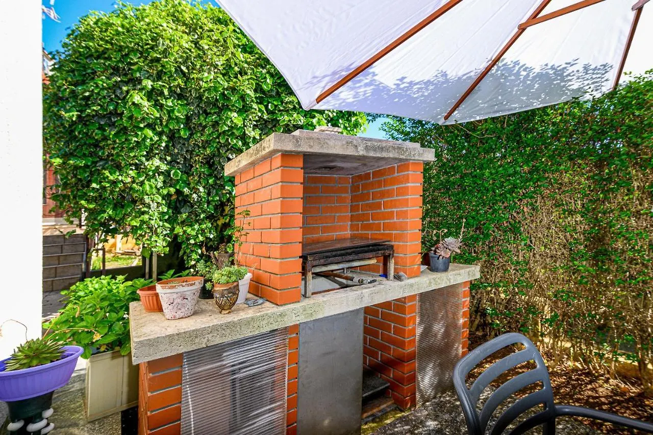 Apartments With Wifi Pula - 20346