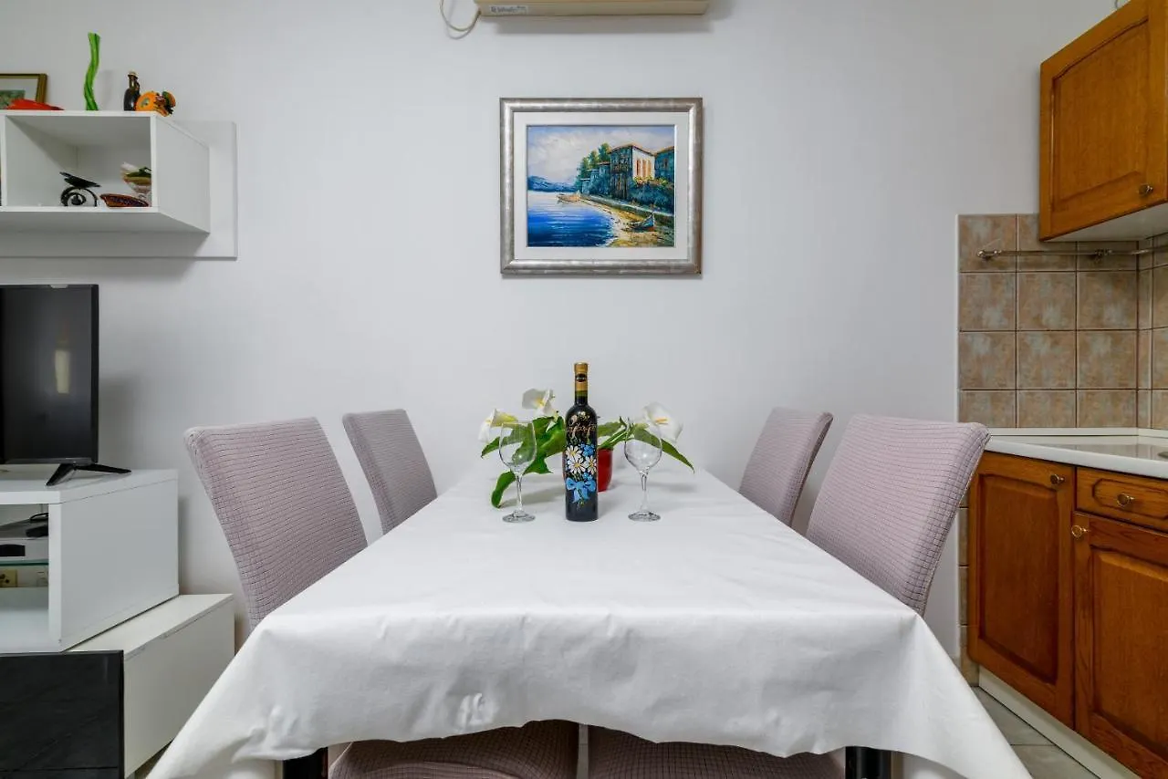 Apartments With Wifi Pula - 20346